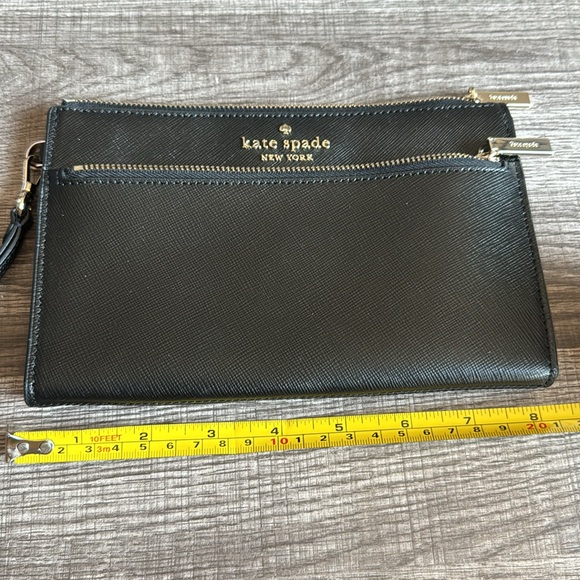 Kate Spade Wristlet - Picture 8 of 9